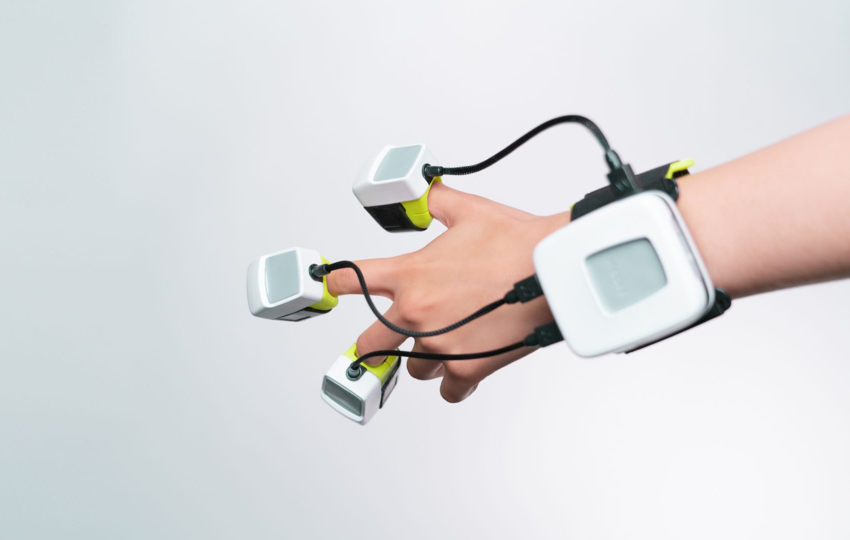 The role of wearable haptic devices in XR Media and Learning